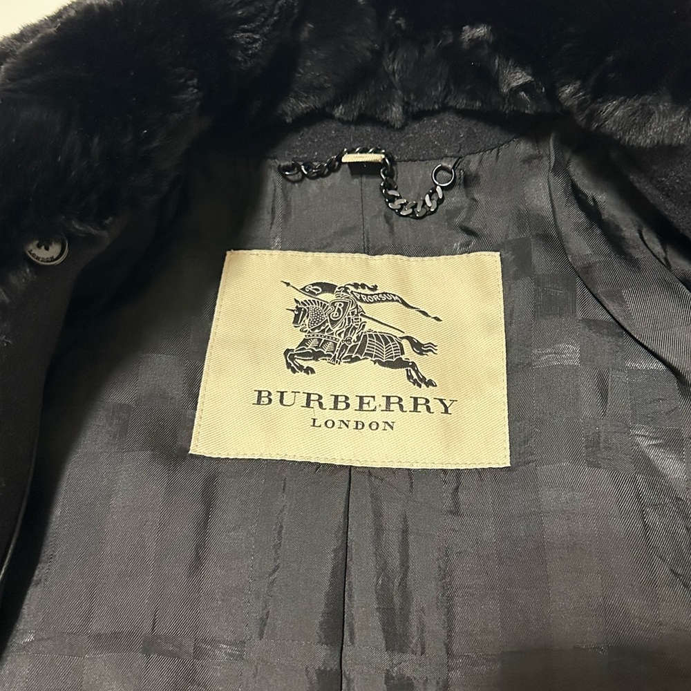 Burberry Wool Coat with Fur Collar - Picture 5 of 7